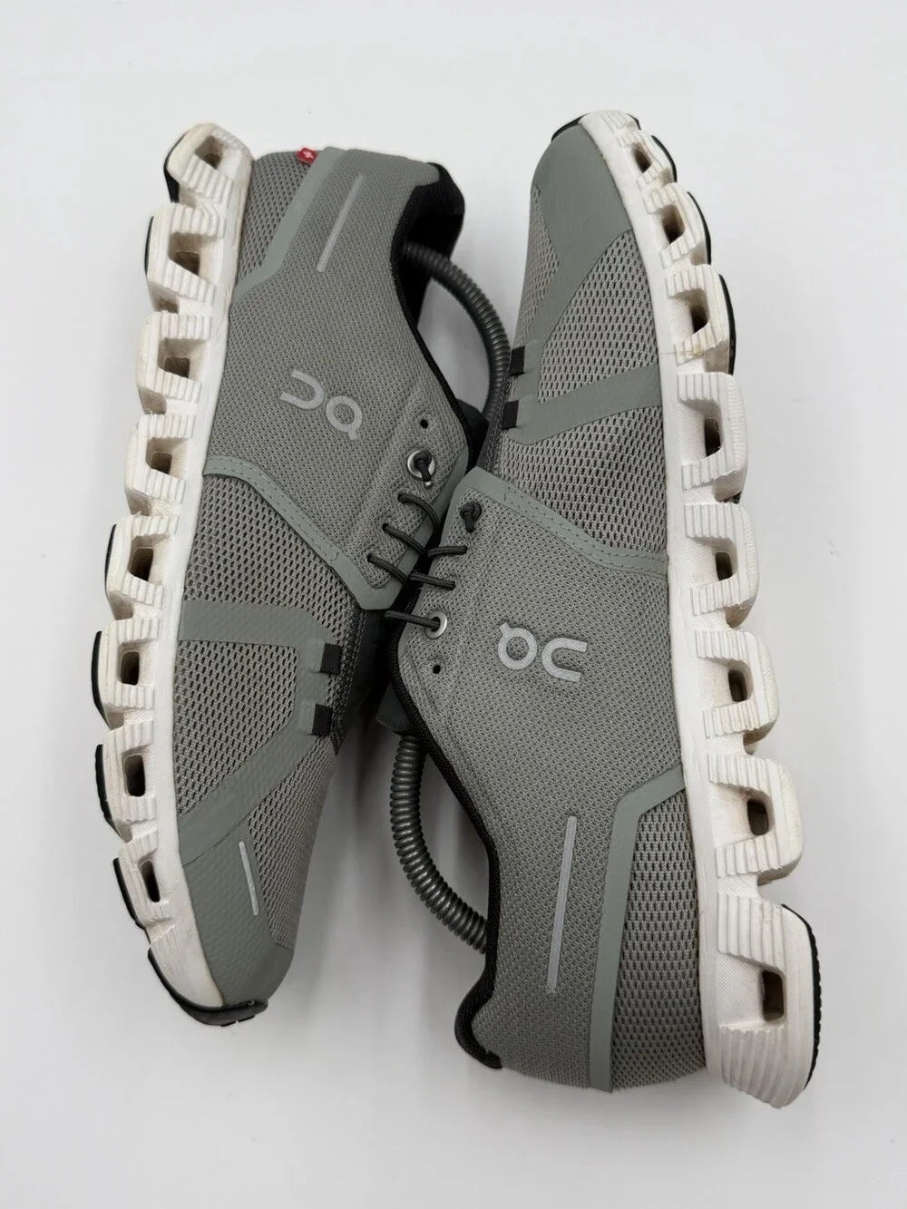 On Cloud 5 Running Shoes Womens Sz 11  Sneakers Athletic Walking Training Gray